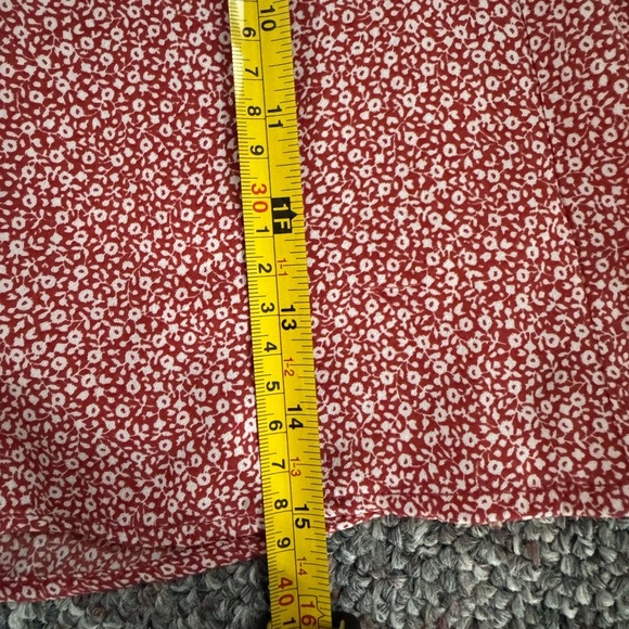 Abercrombie & Fitch Red Floral Skater Skort Size Medium womens - Picture 2 of 10